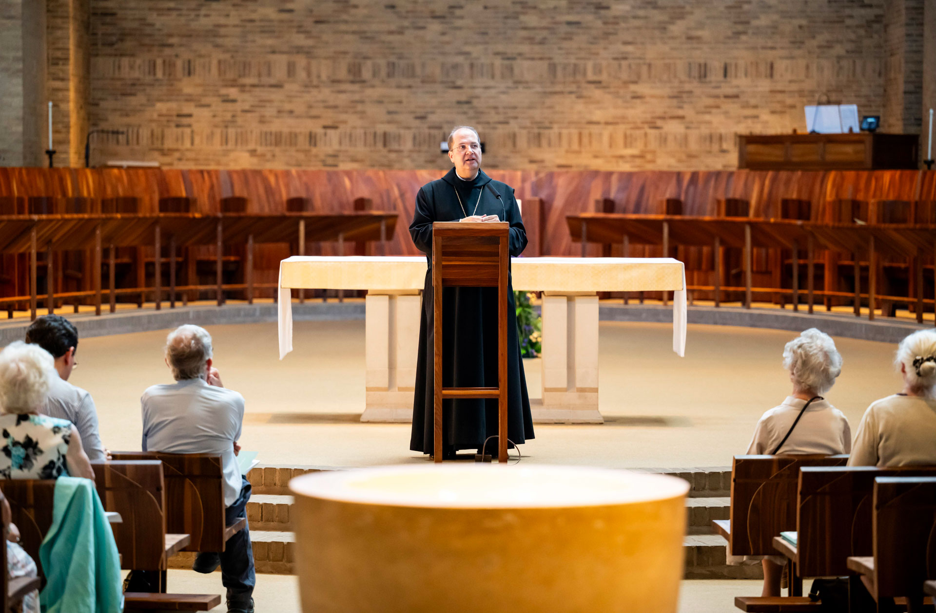 Worth Abbey 50-jähriges Jubiläum 2025